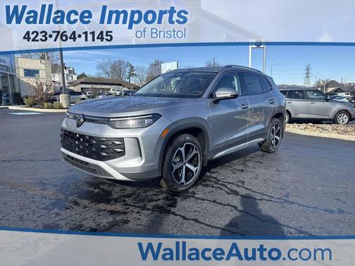 Pyrite Silver Metallic 2026 Volkswagen Tiguan 2.0T SE