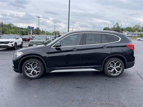 Black Sapphire Metallic 2018 BMW X1 sDrive28i