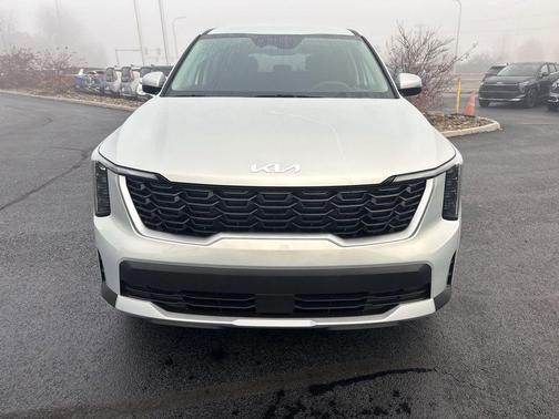 Ivory Silver 2026 Kia Sorento LX