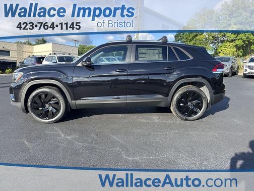 Deep Black Pearl 2026 Volkswagen Atlas Cross Sport 2.0T SE W/TECHNOLOGY