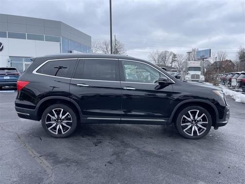 2022 Honda Pilot Touring 7-Passenger