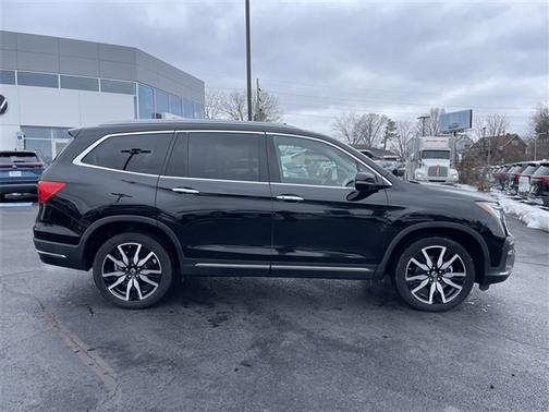 2022 Honda Pilot Touring 7-Passenger