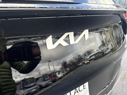 Ebony Black 2026 Kia Sportage LX