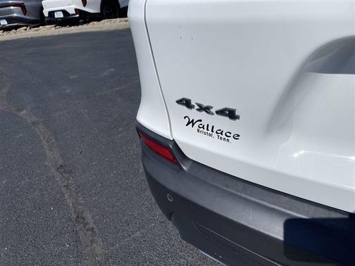 Bright White Clearcoat 2021 Jeep Cherokee Latitude Lux