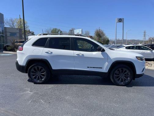 Bright White Clearcoat 2021 Jeep Cherokee Latitude Lux