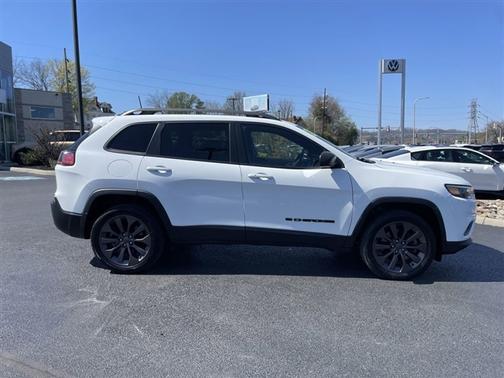 Bright White Clearcoat 2021 Jeep Cherokee Latitude Lux