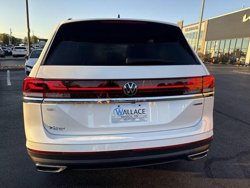 Opal White Pearl 2026 Volkswagen Atlas 2.0T SE