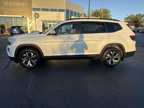 Opal White Pearl 2026 Volkswagen Atlas 2.0T SE