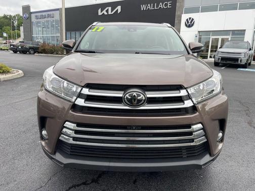 Walnut 2017 Toyota Highlander Limited Platinum