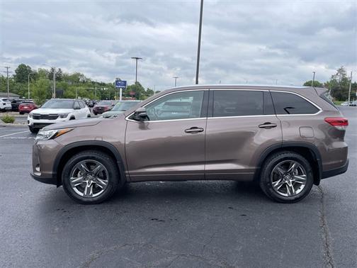 Walnut 2017 Toyota Highlander Limited Platinum