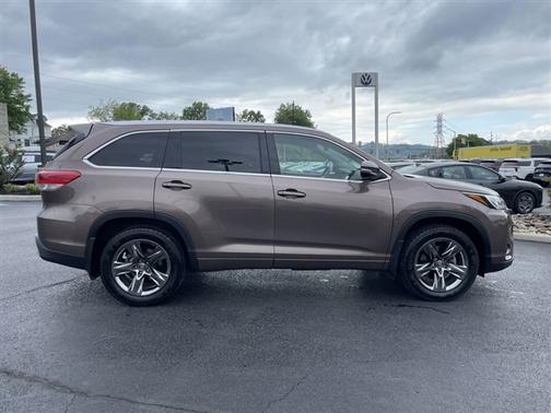 Walnut 2017 Toyota Highlander Limited Platinum