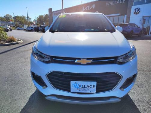 Summit White 2019 Chevrolet Trax Premier