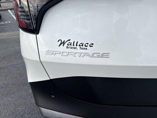 Snow White Pearl 2026 Kia Sportage Hybrid EX
