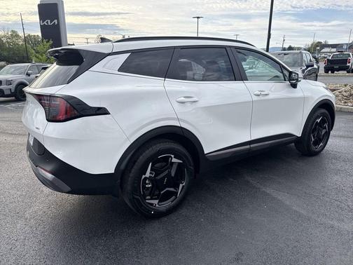 Snow White Pearl 2026 Kia Sportage Hybrid EX