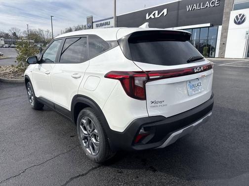 Snow White Pearl 2026 Kia Seltos LX