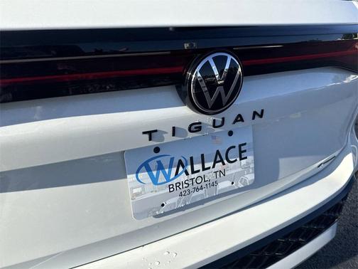 2025 Volkswagen Tiguan 2.0T SE R-Line Black
