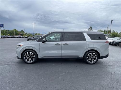2024 Kia Carnival EX