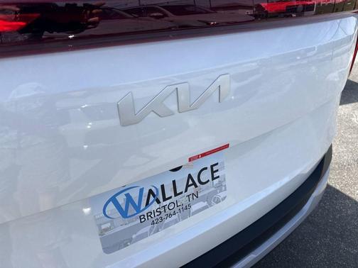 Snow White Pearl 2026 Kia Carnival LX