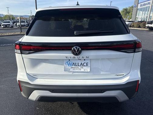 Pure White 2026 Volkswagen Tiguan 2.0T SE