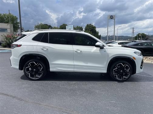 Opal White Pearl 2026 Volkswagen Tiguan 2.0T SEL R-Line Turbo