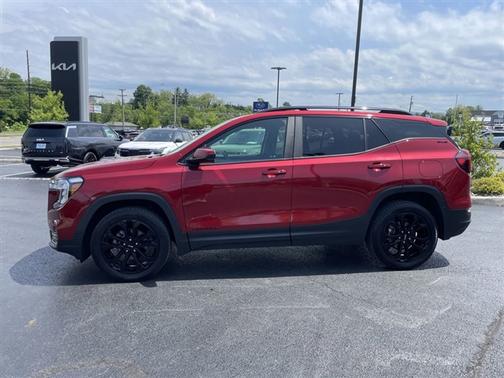Cayenne Red Tintcoat 2022 GMC Terrain SLE