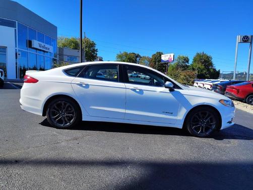 Oxford White 2018 Ford Fusion Hybrid SE