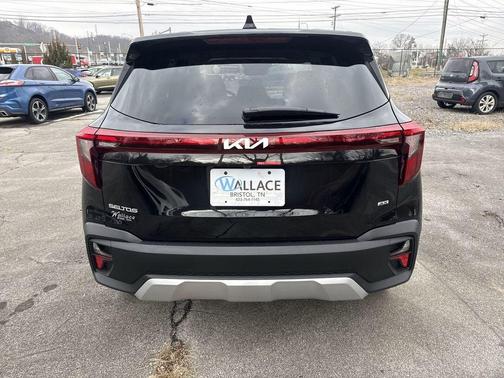 Fusion Orange 2026 Kia Seltos LX