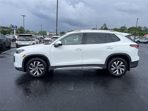 Pure White 2025 Volkswagen Tiguan 2.0T S