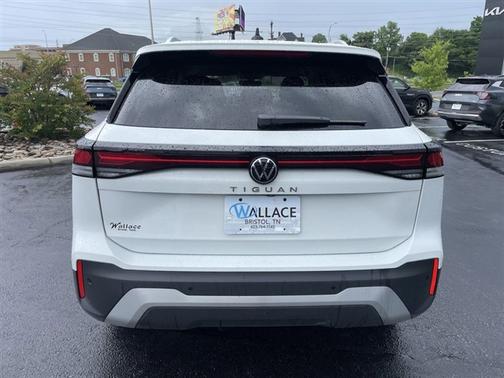 Pure White 2025 Volkswagen Tiguan 2.0T S