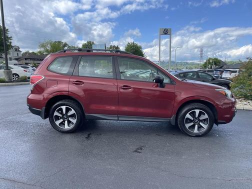 Venetian Red Pearl 2017 Subaru Forester 2.5i