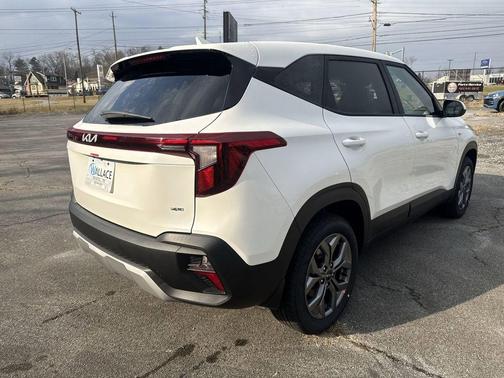 Snow White Pearl 2026 Kia Seltos LX