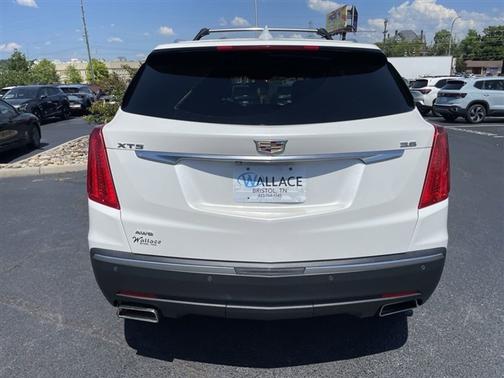 Crystal White Tri-Coat 2019 Cadillac XT5 Luxury