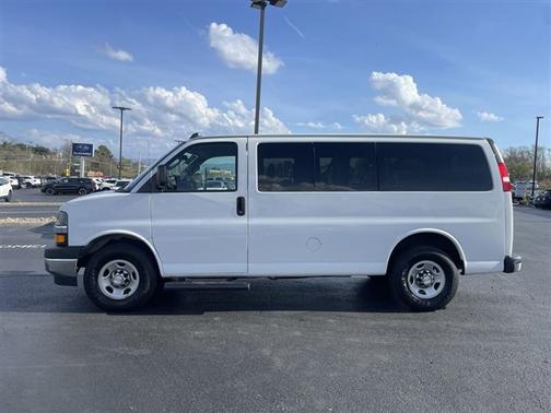 Summit White 2019 Chevrolet Express 2500 LT