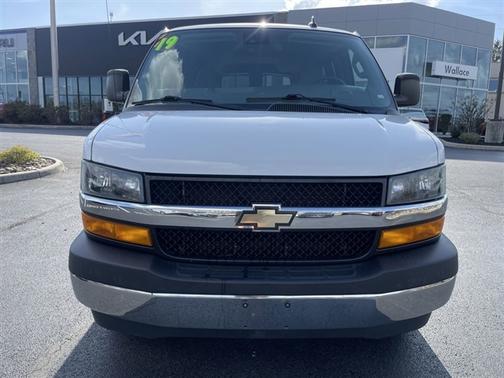 Summit White 2019 Chevrolet Express 2500 LT