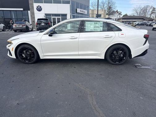 Snow White Pearl 2026 Kia K5 GT-Line