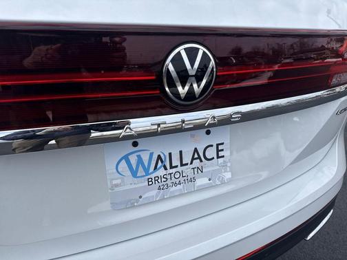Opal White Pearl 2026 Volkswagen Atlas 2.0T SE W/TECHNOLOGY