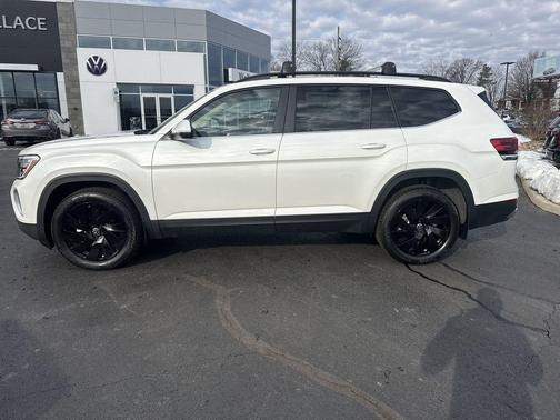 Opal White Pearl 2026 Volkswagen Atlas 2.0T SE W/TECHNOLOGY