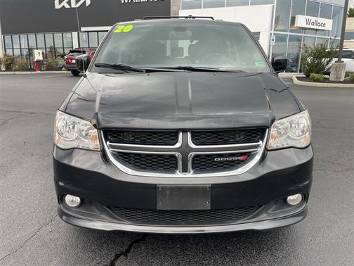 Brilliant Black Crystal Pearlcoat 2020 Dodge Grand Caravan SXT