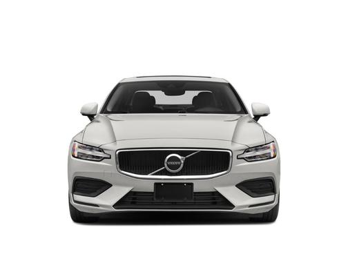 2020 Volvo S60 T6 Momentum