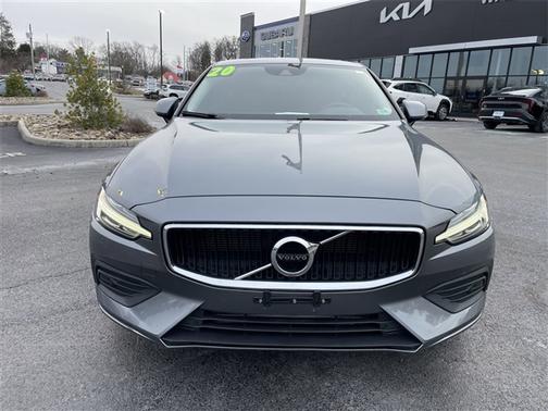 2020 Volvo S60 T6 Momentum