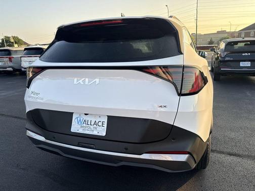 Glacial White Pearl 2026 Kia Sportage EX