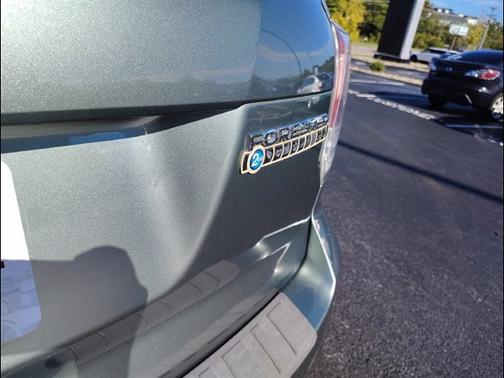 Jasmine Green Metallic 2018 Subaru Forester 2.5i