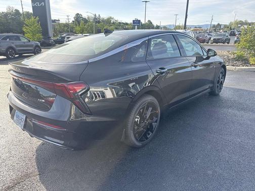 Aurora Black Pearl 2026 Kia K5 GT-Line