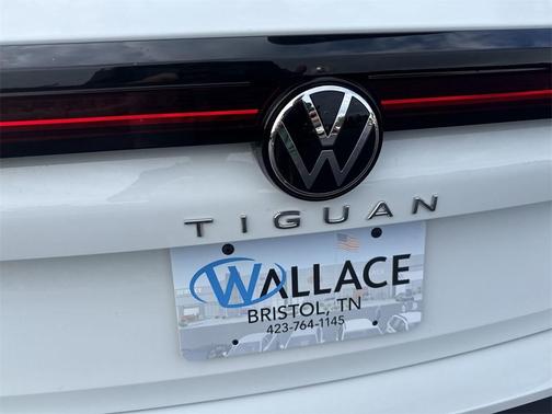2025 Volkswagen Tiguan 2.0T SE