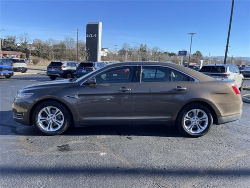 2015 Ford Taurus SEL