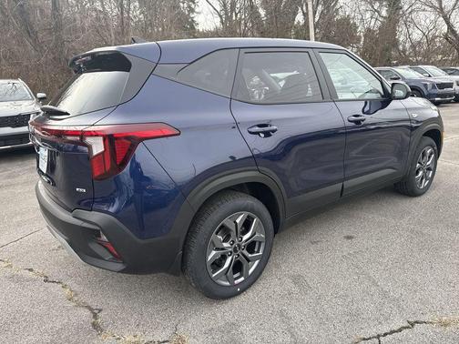 Dark Ocean Blue 2026 Kia Seltos LX