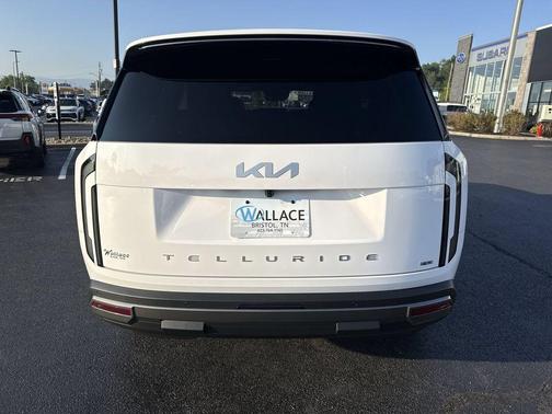 Glacial White Pearl 2027 Kia Telluride S