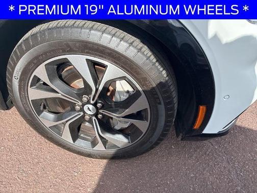 STAR WHITE MET TRI-COAT 2023 Ford Mustang Mach-E PREMIUM
