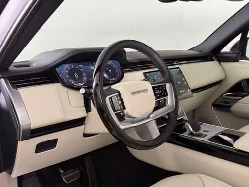 Fuji White 2026 Land Rover Range Rover P400 SE