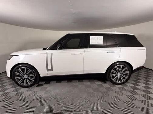 Ostuni Pearl White Premium Metallic 2025 Land Rover Range Rover P530 Autobiography